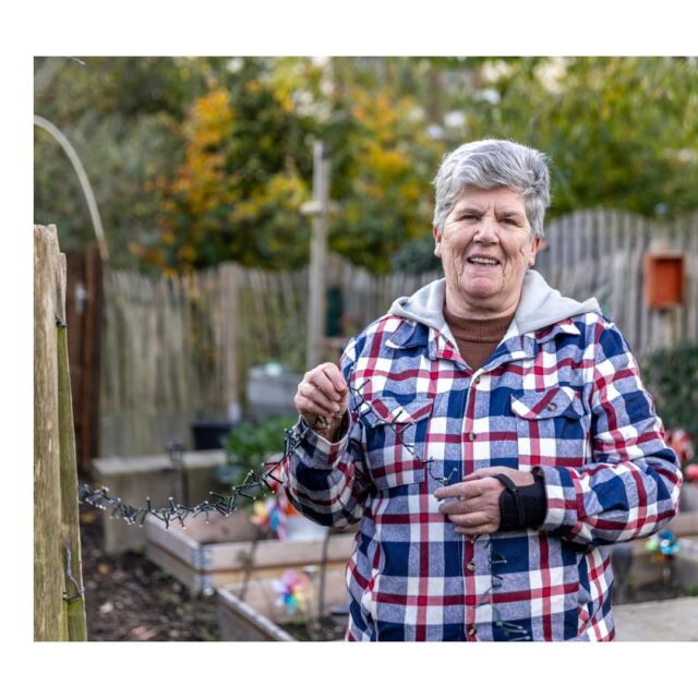 ✨ Trots Momentje ✨

Wat een mooie foto opdracht om voor het laatste magazine van Waterweg Wonen, Watermerk, aan de slag te mogen gaan! 📸 De afgelopen maand heb ik verschillende bijzondere mensen vastgelegd, elk met hun eigen verhaal. 💙 

Blij met het resultaat! 

#fotografie #portretten #waterwegwonen #vlaardingen #documentaryphotography